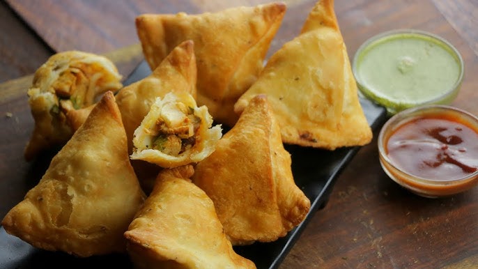Cheezy Chicken Tikka Samosa (Per Dozen)